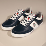 Sneaker en cuir bleu marine