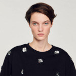 T-shirt orné de sequins fleurs