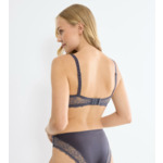 Soutien-gorge avec armatures minimizer