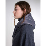 Poncho en laine à capuche