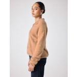 Roxane a brossé un pull en cachemire CAMEL