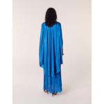 Robe longue à cape satinée plissée