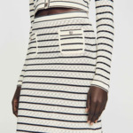 Jupe midi en maille rayée