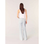 Jean large ouvert à détails strassés