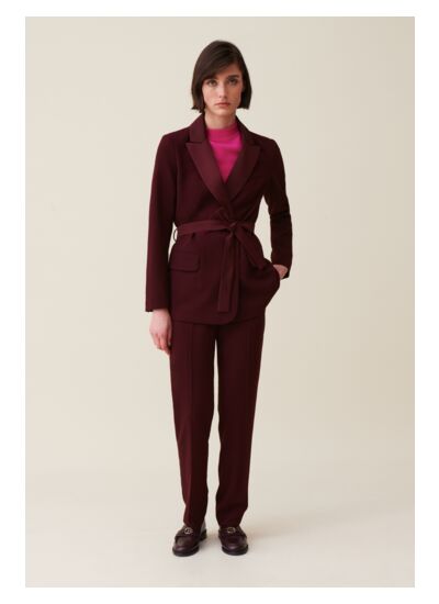 Veste tailleur boutonnée ceinturée