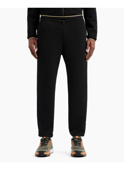 7m000030 af10344 uc001 trou-noir