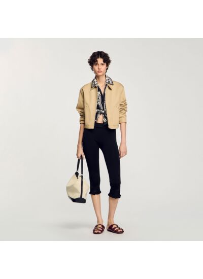 Blouson court à détails strassés