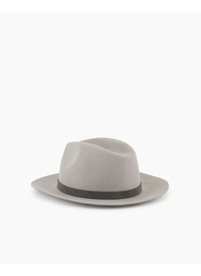 Chapeau en feutre pour femme avec des éléments naturels