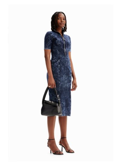 ROBE RACE