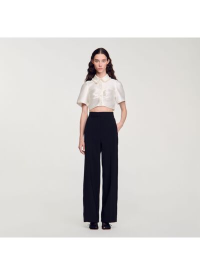 Chemise courte satinée perlée