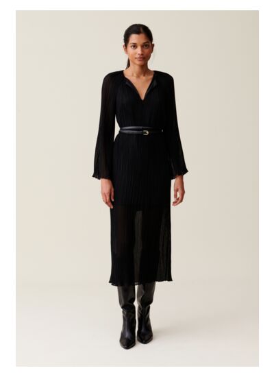 Robe longue plissée transparente