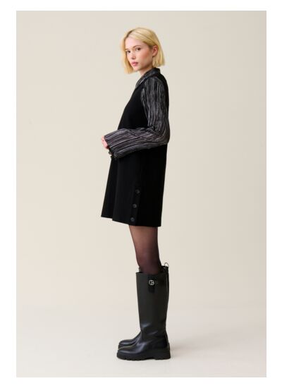 Robe courte sans manches