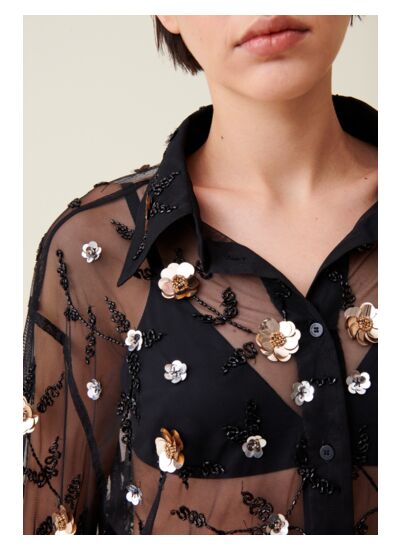 Chemise noire transparente brodée