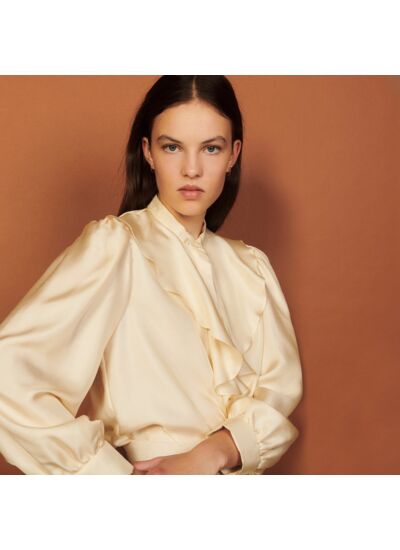 Chemise en soie à col jabot