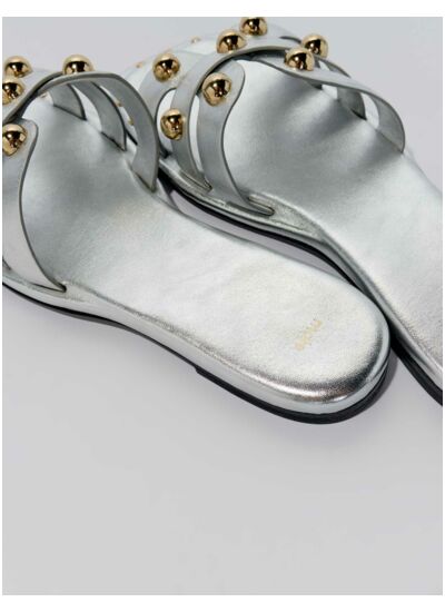 Mules en cuir ornées de studs