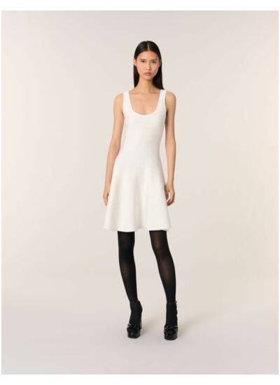 Robe courte en maille à sequins