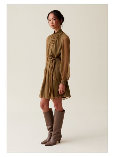 Robe fluide col lavallière