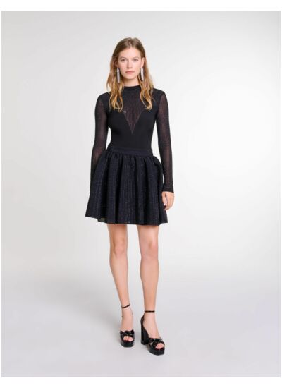 Jupe courte volumineuse à strass