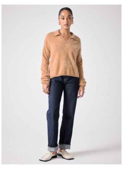 Roxane a brossé un pull en cachemire CAMEL