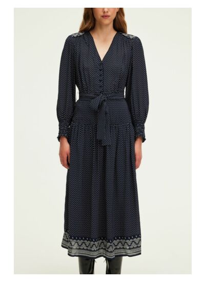 Robe Sylvia