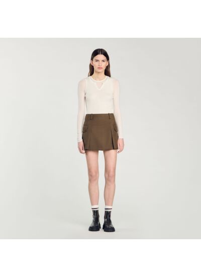 Pull en maille avec broderie