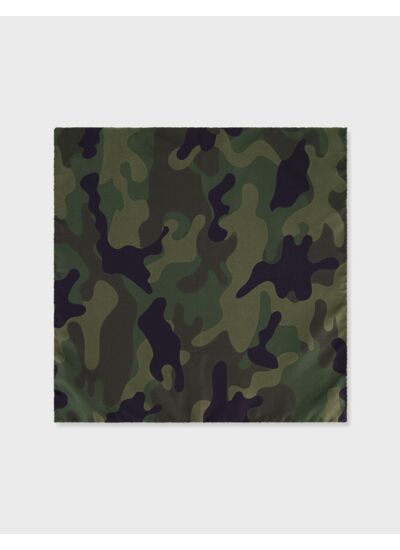 Pochette en soie à motifs camouflage vert