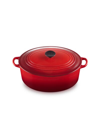 Cocotte ovale 31cm en fonte émaillée cerise*