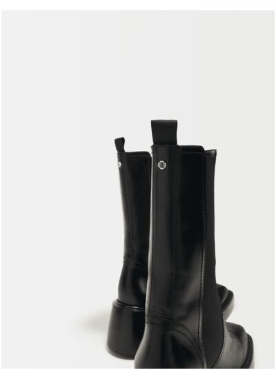 Bottines en cuir noir à bouts carrés