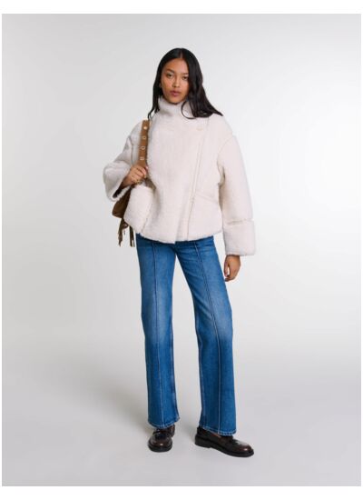 Manteau court en fausse fourrure