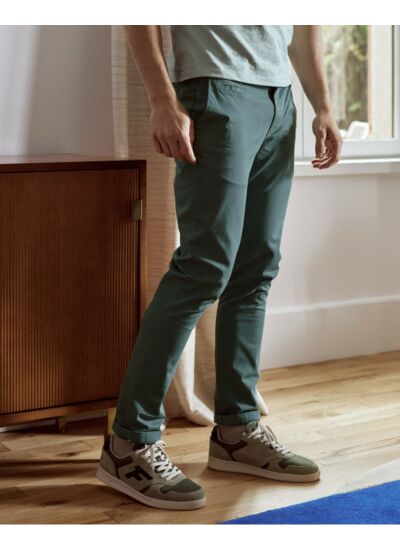 Chino vert clair