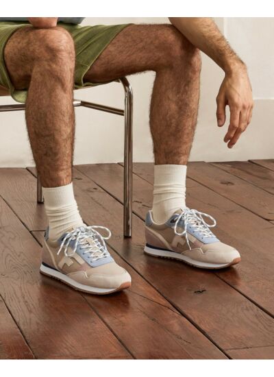 Running taupe, beiges & bleue