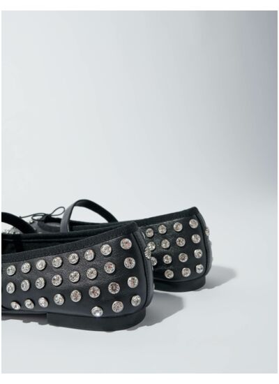 Ballerines ornées de strass